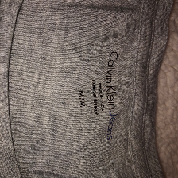 Calvin Klein tshirt - Picture 2 of 5